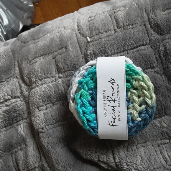 HANDMADE CROCHET FACIAL ROUNDS - Picture 3 of 3